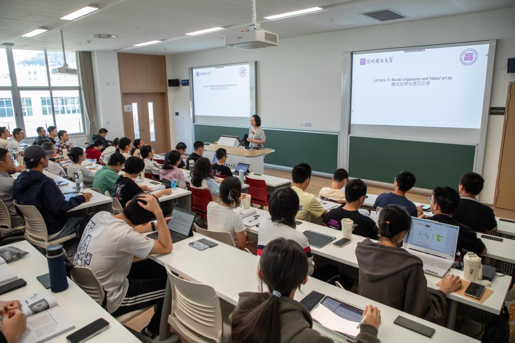 “近距離了解諾貝爾獎”👩🏻‍🌾！杏鑫娱乐這堂課“含科量”拉滿